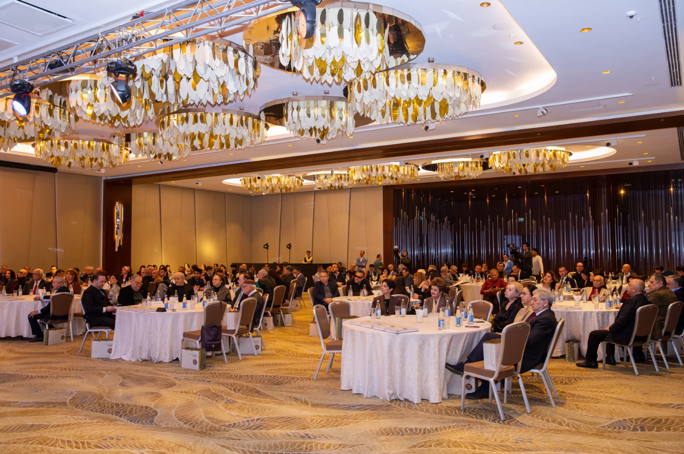 bp və TLM Azərbaycan kino ensiklopediyasını təqdim etdi (FOTO)